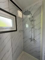 Tiny House "Complete Deluxe" 36 m² – Maisonnette Extensible avec 2 Chambres et Cuisine en L – Image 5