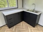 Tiny House "Complete Deluxe" 36 m² – Maisonnette Extensible avec 2 Chambres et Cuisine en L – Image 12