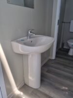 Module Sanitaire Individuel 120x120 cm – WC et Lave-mains (Gris Anthracite Isolé) – Image 10