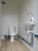 Container Sanitaire Double 2,5m x 2m – 2 Cabines Indépendantes (WC + Douche) – Isolation 60mm – Image 7