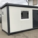 Bungalow de Bureau Habitable 4x2,2m avec Sanitaires & Douche – Isolation 75mm (Porte Hörmann)