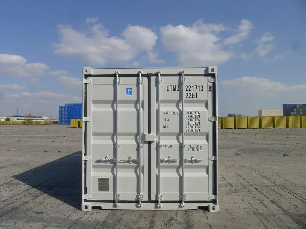 ctmu-rear.jpg.webp Conteneur Maritime 20 Pieds High Cube (HC) – Blanc (Neuf Premier Voyage - Hauteur Supplémentaire 2,89m) – Image 1