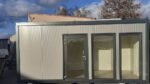 Module Commercial Vitré 18m² (6x3m) avec Sanitaires – Isolation Premium 100mm (Showroom / Bureau de vente)